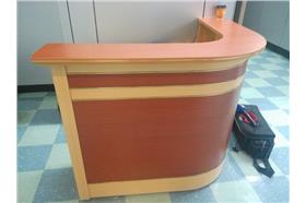 柯P桌椅 翻攝自葉芝邑臉書1