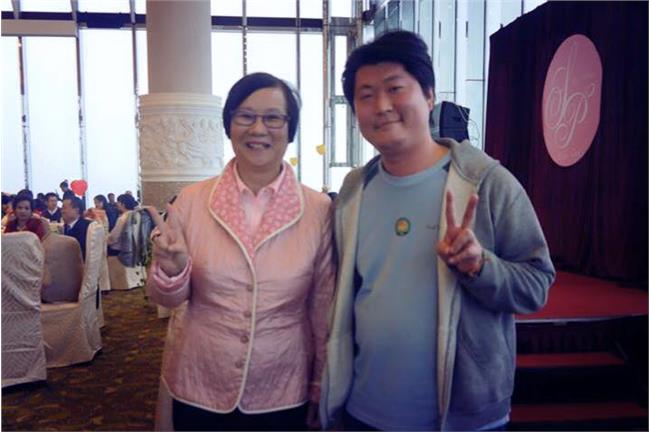 羅淑蕾婚禮致詞　賓客高舉標語謝謝她