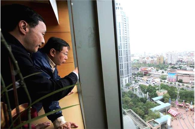 12年國教朱立倫公開挺柯文哲