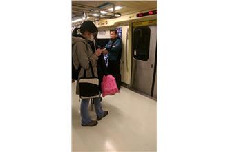 捕獲野生柯P搭捷運　網友憂市長維安