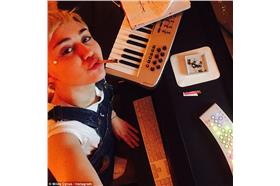 miley cyrus ／　instagram