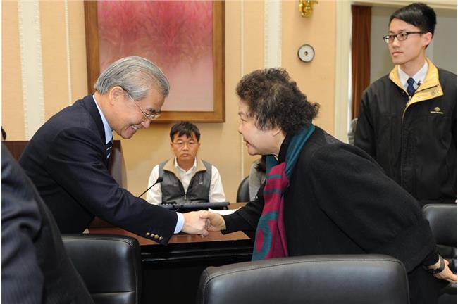 陳菊盼開啟互信政治　毛治國回應＿＿