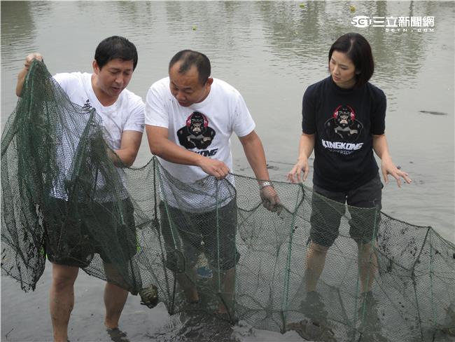 火燒牛尬烤大閘蟹　鄭志偉：雙重享受