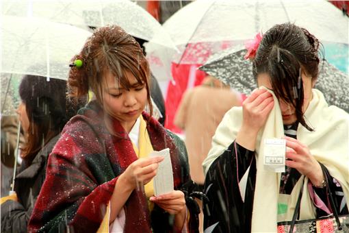 日本新年有三寶：紅白、初詣、搶福袋