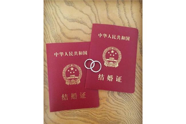 吳奇隆、劉詩詩領結婚證宣布結婚了！