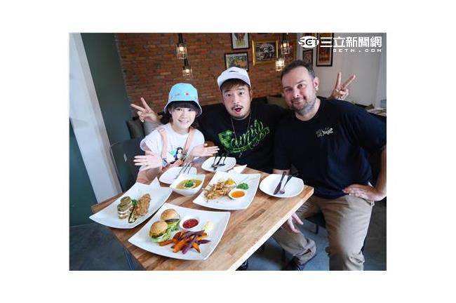 柬埔寨美食新寵兒巧克力鍋配炸蟋蟀？