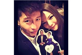 陽光與小甜甜親密合照(翻攝自陽光臉書)