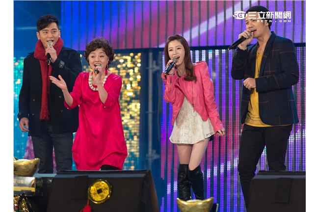 許久不見媽咪苗可麗　楊可涵激動飆淚