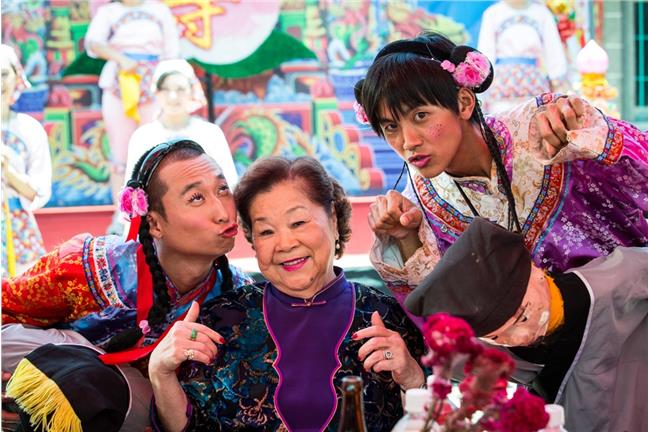 浩子、阿翔扮妹仔！竟要全劇鬥雞眼？