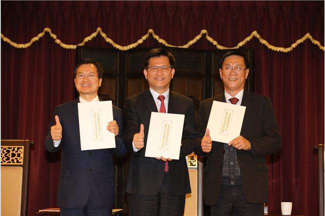 「我們做事不作秀」中彰投首長酸柯P