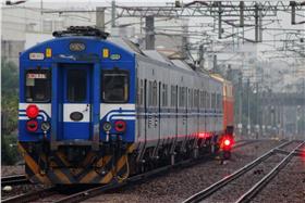 台鐵區間車取自Rail News 鐵道情報FB攝影／籃一昌 