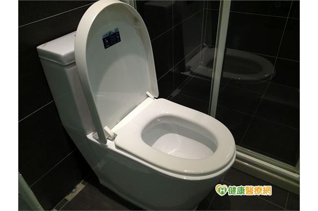 泡湯、用公共廁所，到底會不會染菜花
