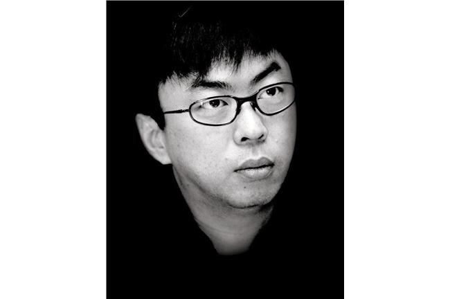 彭文正偕妻辭主持人　段宜康：典範！