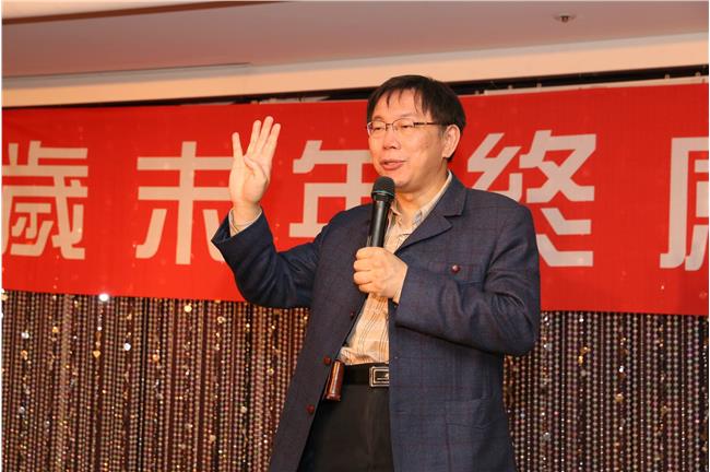 柯P是政治素人　也是「人際素人」