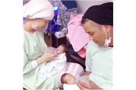 黑人、范范首次餵奶（圖／取自黑人 陳建州臉書）