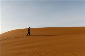 沙漠,缺水-Flickr-Maarten van Maanen-https://www.flickr.com/photos/maartmeester/5130198174