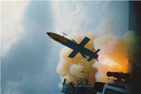 國產自製飛彈「雄風一型」，為中科院首次自力研發完成之艦對艦飛彈武器系統，其命中率及可靠度為世界同類型飛彈之佼佼者_國防部網站