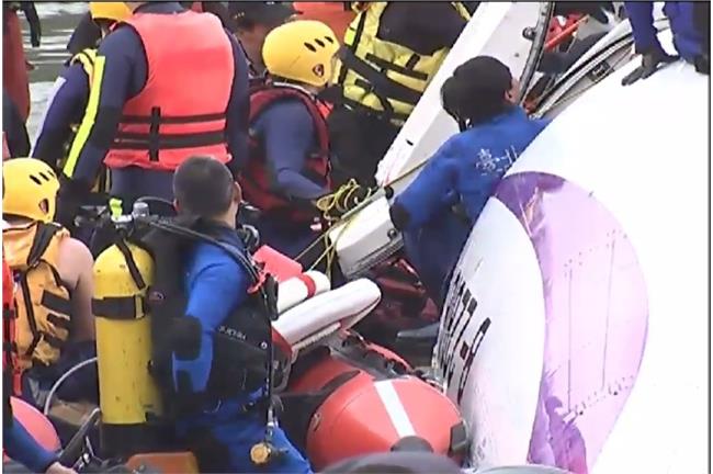 陸客幸運生還大喊：再也不搭復航了！