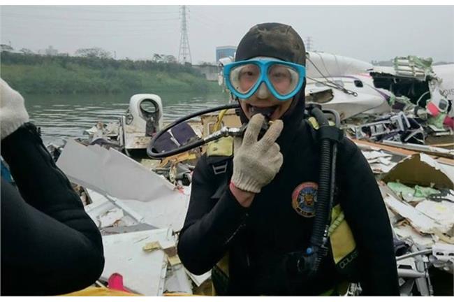 警消求柯P：給我們乾式防寒潛水衣