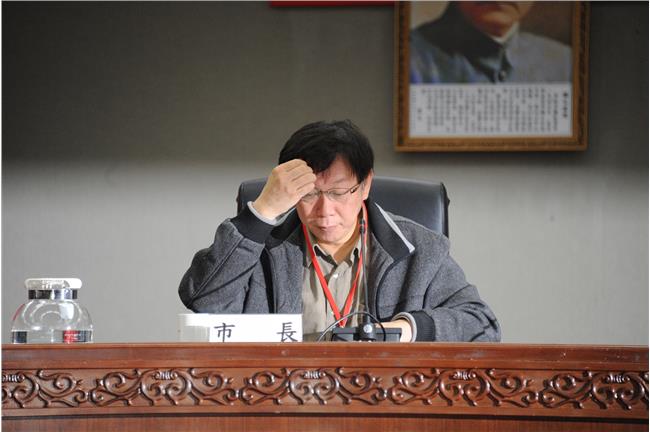 柯P新政期中考　進度條沒告訴你的事