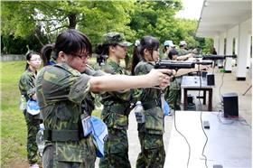 軍聞社圖片，65K2跟90手槍