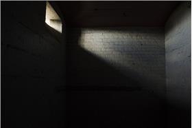 監獄／Flickr-jmiller291／
https://www.flickr.com/photos/jimjanuary/15779335189/in/photolist-q3ndBg-6g4Srn-hx6xJ-vBJZS-dMSngh-dhpKaW-dMLP4T-6scEPj-3UYuHN-7rukyS-65dLgn-gVmvw-qn3SjN-5n9Pfj-4SrwNV-q6qe23-7ZGDmw-mxMF8i-4y5FEz-5n5JTM-dPd6qQ-itC5VC-94T7d2-3889Pp-83s1WM-pnPu9q-qJDC9L-e4krne-5aJ8st-cWBex1-pAEpSr-r7tmsZ-r7oqqW-3UYxFu-qCyqzZ-3UUjPR-8JbDWT-NeHxY-b6B3HV-3CuZRk-2sdTFc-6ytzfo-cccuFo-M1B9-9j58VY-8oJJkz-65dLei-7NzLeX-61Aif9-61Aie9