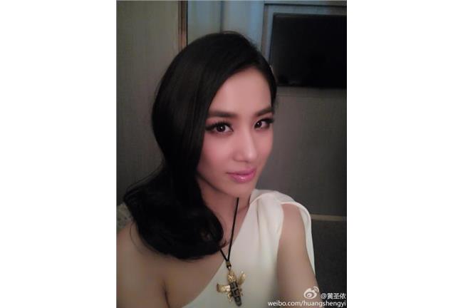 黃聖依登場前昏倒　與奧斯卡紅毯無緣