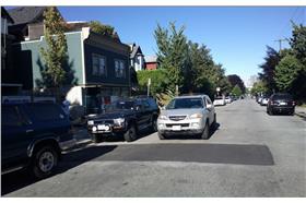 併排停車／https://www.flickr.com/photos/roland/9300597827/in/photolist-faRZGX-dKhUW5-dKcpap-dKhWh1-dKcofM-dKhSDw-dKcooi-dKhV3s-dKcomP-dKcrAB-dKhSLA-dKcnWF-dKcpnX-dKhWtQ-dKco3e-dKcnDz-dLjn8D-7fu9n9-e3SeXw-9mCaLY-dLjo4a-dLjoiP-dLjn3a-dLpSFq-dLpUhb-dLpSPq-dLpSJJ-dLpU3s-dLjoet-dLjnLv-dLpTZj-dLpSUo-dLjnUB-94WjyW-dXZgUZ-gcbrVL-dWpNM9-eggeYG-jy1ji-8b1hP4-9mCaDJ-7jXixu-dLpSKG-8b4s1j-9mCaxd-hNVJux-N7cFX-57pgd4-agrZD-d9E7Ca