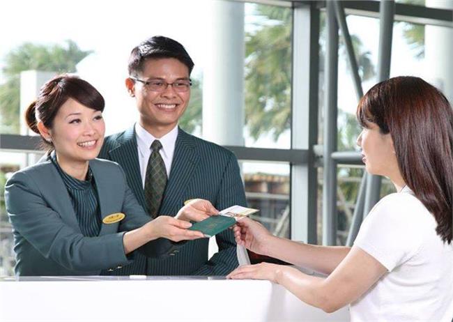 人力吃緊　長榮召回「媽媽級」前空姐