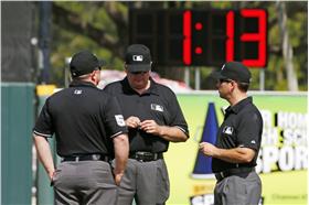 MLB／裁判、計時器（圖／美聯社／達志影像）