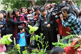 柯文哲/臉書/https://www.facebook.com/DoctorKoWJ/photos/a.415511451884174.1073741827.136845026417486/587264008042250/?type=1&theater