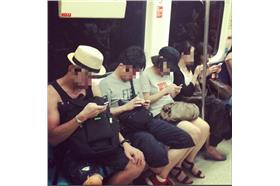 捷運低頭族＿Flickr用戶swpave