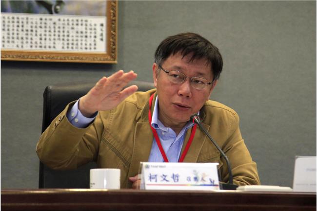 柯文哲自比狗：狗要夠大，火車才會怕