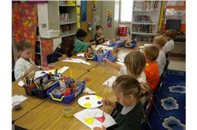 美術課／Flickr　Navy Hale Keiki School
https://www.flickr.com/photos/nhks/7987112015/