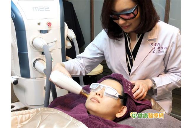 還在比較脈衝光、飛梭雷射哪一種好？