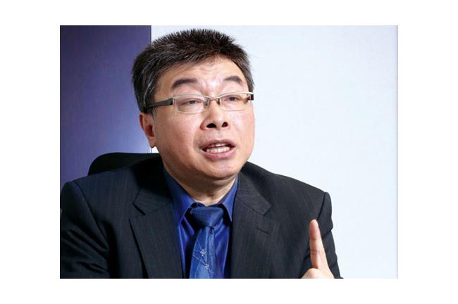 邱毅半夜爆走：太陽花一群男盜女娼