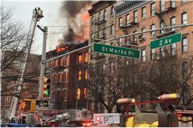 紐約曼哈頓東村火警（圖／美聯社／達志影像）