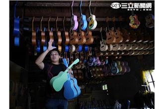 匠師凋零兒子接棒　烏克麗麗琴聲飄揚