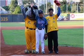 陳義信、洪一中(朱修寬攝影)