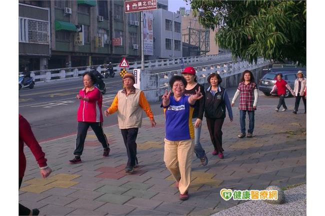 養成運動習慣　長者健康活力