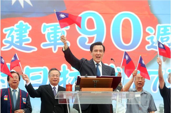 糗惹！海軍退役的馬英九　竟唱錯軍歌