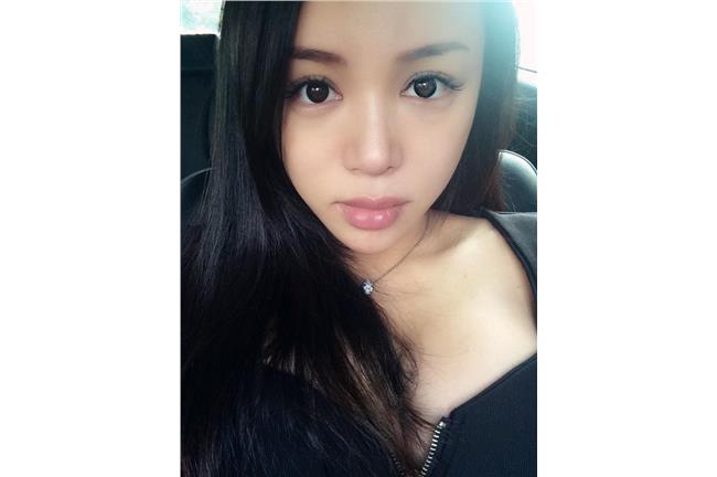 沒騙人！愚人節喜訊　D奶女星帶球嫁