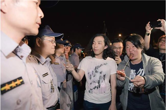 不爽亞投行？屁孩的香腸收起來好嗎