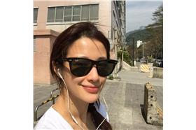 李蒨蓉臉書/https://www.facebook.com/leechienrong?fref=ts