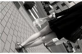 美腿、性騷擾、癡漢、偷拍-flickr-Blowing Puffer Fish-https://www.flickr.com/photos/changyisheng/5021615579