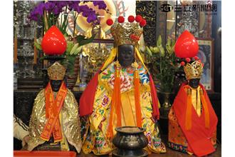 東山迎佛祖登場！信徒陪正二媽走黑夜