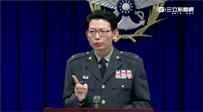 軍官攜頭盔把妹　國防部：絕不寬貸！