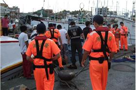 海巡署,落海 (行政院海巡署提供)