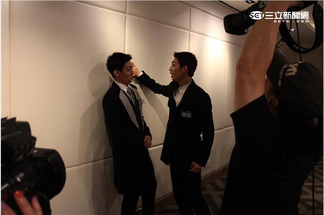 韓團BOYFRIEND男男壁咚來囉