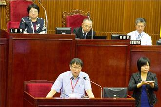 影／議員砲火猛烈　柯P質詢精采回顧